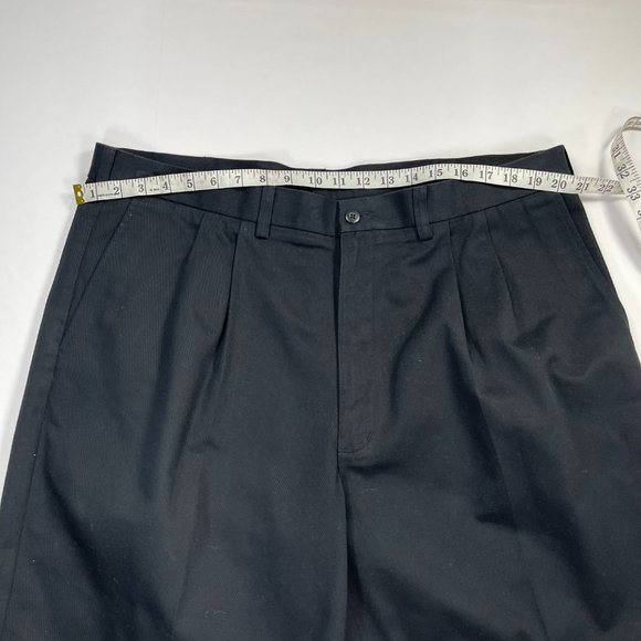 RoundTree & Yorke, Men's Shorts, Size 40 - Picture 4 of 5